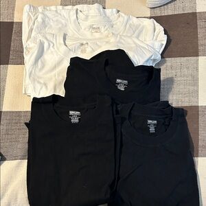 Kirkland Signature Black and White Short Sleeve Tees